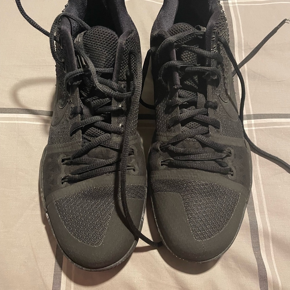 Nike Black Kyrie Basketball Shoes